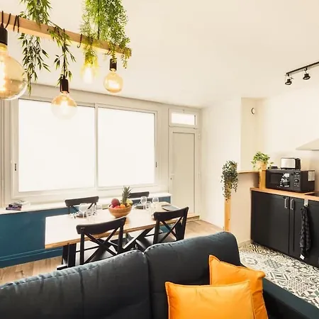 La Deferlante - Front De - Centre - Parking